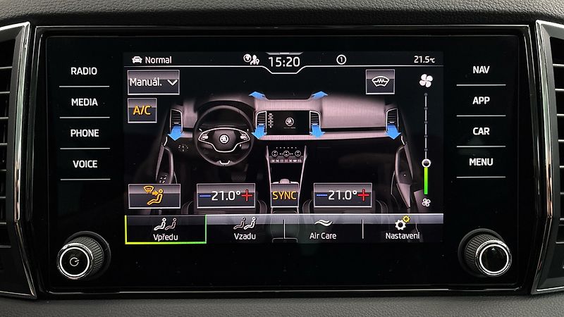 Škoda Karoq 2.0 TDI DSG 4x4 Style - fotka 27 z 29