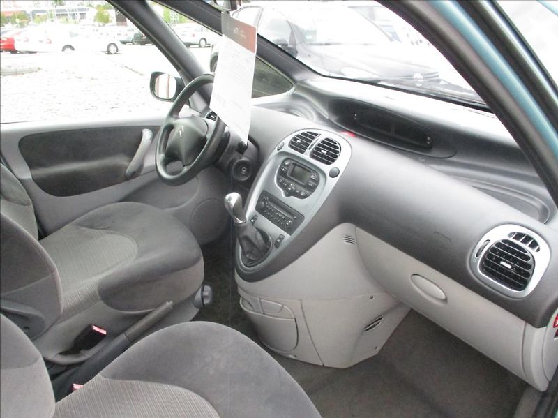 Citroën Xsara Picasso 1,6 i, klima, servis, tažné, - fotka 9 z 35