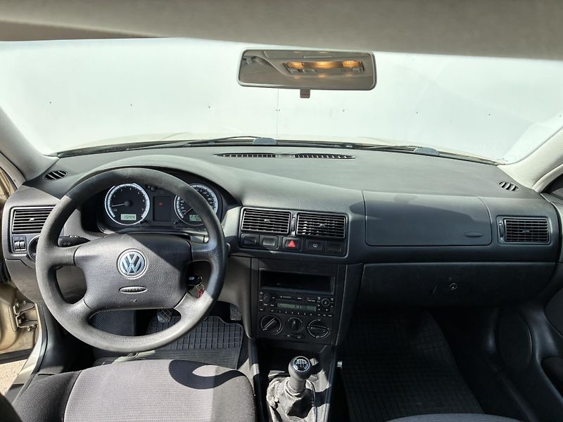 Volkswagen Golf 1.6 16V 77kW - fotka 5 z 18