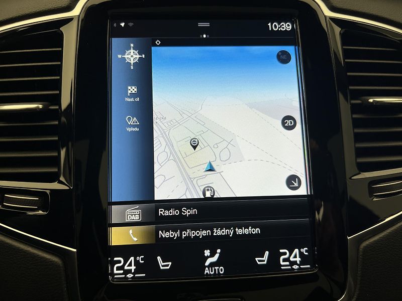 Volvo XC90 B5 AWD R-DESIGN AUT 7 MÍST - fotka 29 z 48