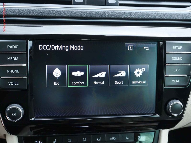 Škoda Superb (2016) 2.0 TDi 4x4, ČR, L&K, DSG - fotka 13 z 20