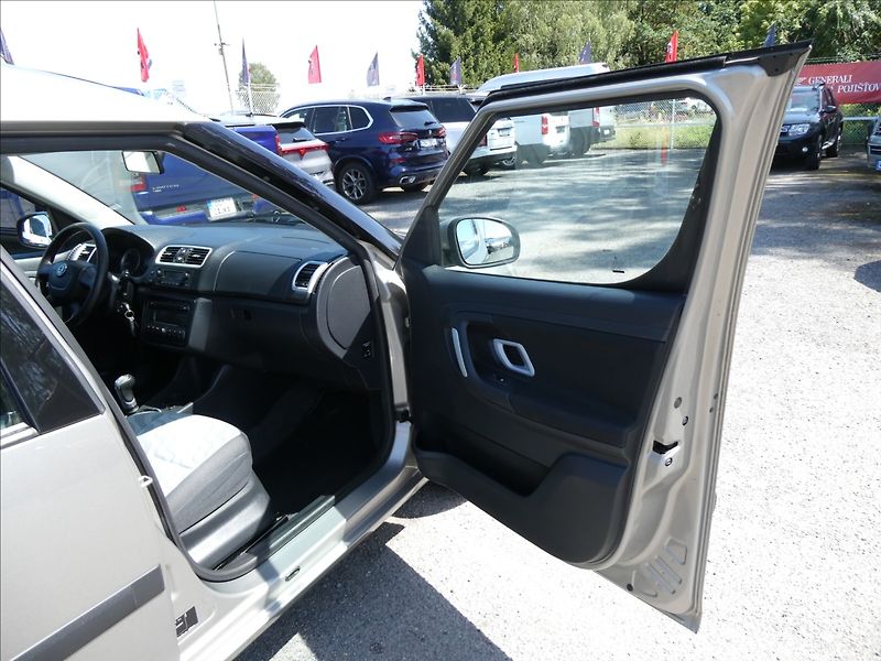 Škoda Roomster 1,4 i 16V závěs, serviska - fotka 22 z 49