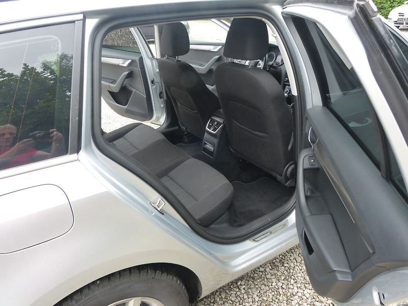 Škoda Octavia 2.0 TDI DSG - fotka 12 z 19