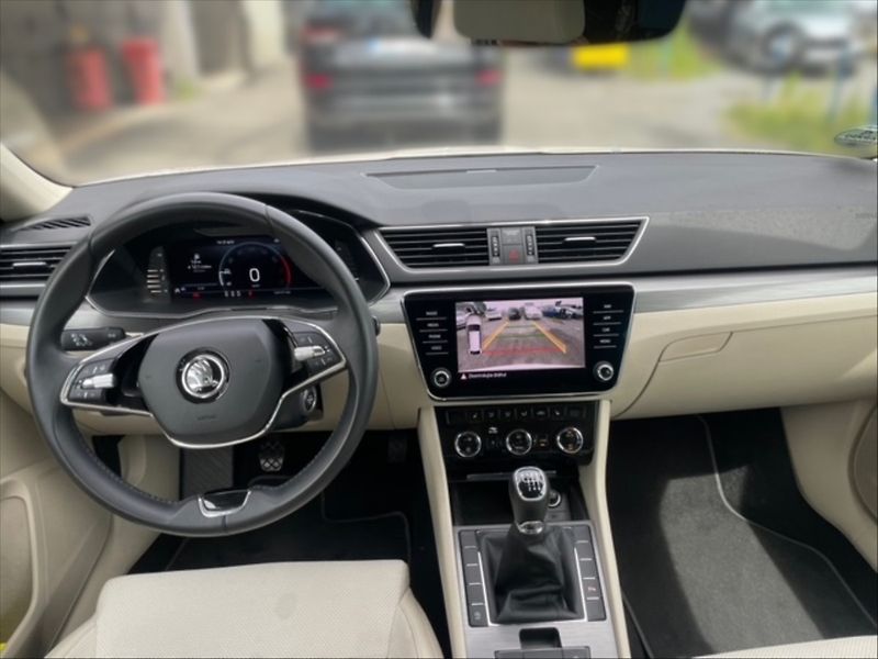 Škoda Superb 1,5 TSI 110 Style - fotka 9 z 11