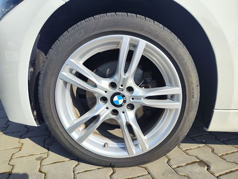 BMW Řada 3 320d/140kW xDrive M-paket ČR - fotka 29 z 32
