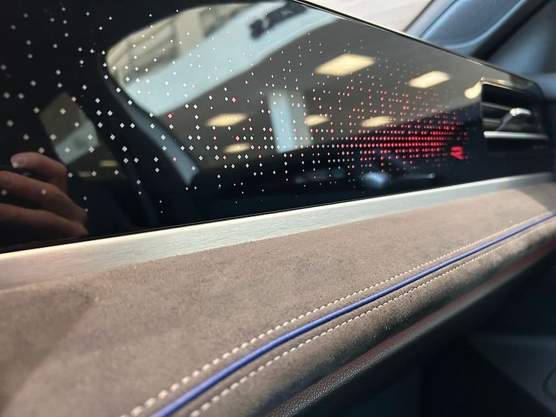 Volkswagen Passat TDI 4M R-Line NezTop Matrix Ta - fotka 16 z 19