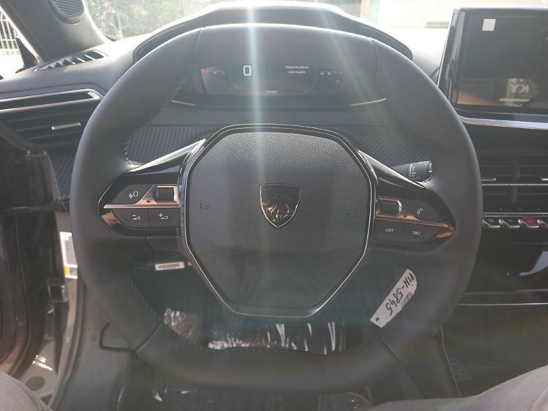 Peugeot 2008 (2026) ALLURE Turbo 100 MAN6    - fotka 20 z 35