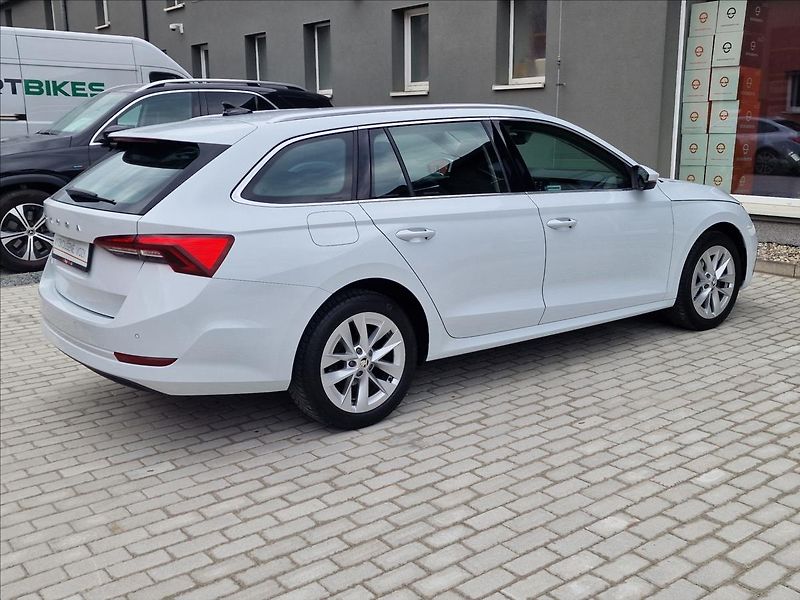 Škoda Octavia 2.0TDI Style, původ ČR,1.Maj. - fotka 11 z 50