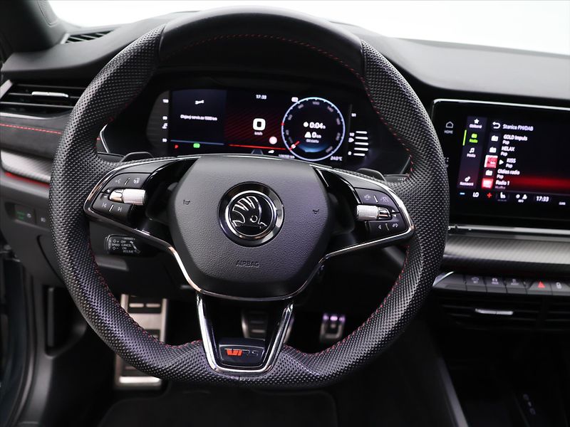 Škoda Octavia 2,0 TDI 147kW RS CZ DSG 4x4 - fotka 18 z 39