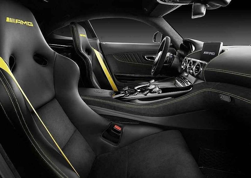 Mercedes-AMG GT R.