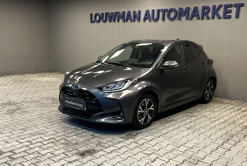 Toyota Yaris 1.5 Hybrid AT STYLE - fotka 1 z 17