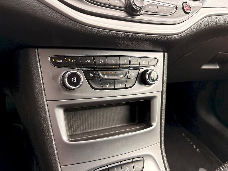 Opel Astra (2018) 1.0 Turbo 77 kW Sports Tourer - fotka 16 z 25