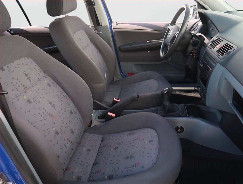 Škoda Fabia (2002) 1.0, Tažné, pěkný stav - fotka 9 z 13