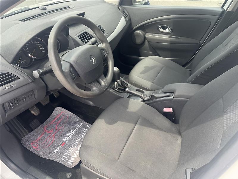 Renault Fluence 1,5 dci,Klima - fotka 9 z 16