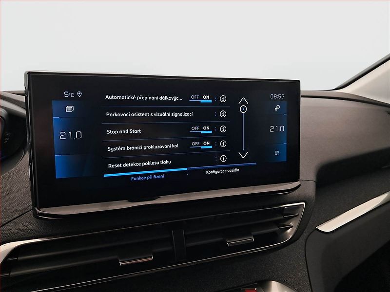 Peugeot 3008 (2023) Allure Pack 1.2 PureTech - fotka 12 z 18