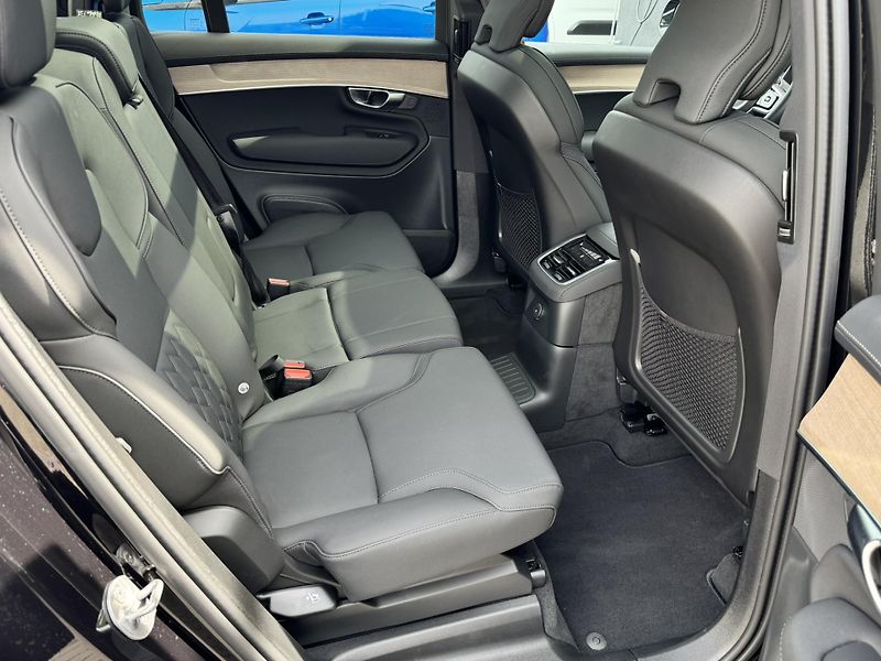 Volvo XC90 T8 AWD PLUS BRIGHT/ 360 / kola - fotka 33 z 62