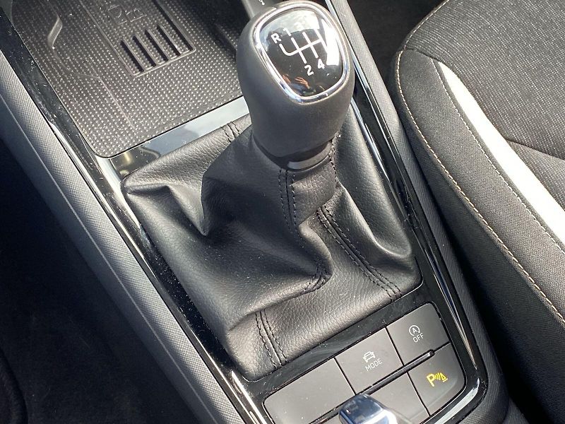 Škoda Kamiq (2024) 1.0 TSI Top Selection - fotka 13 z 34