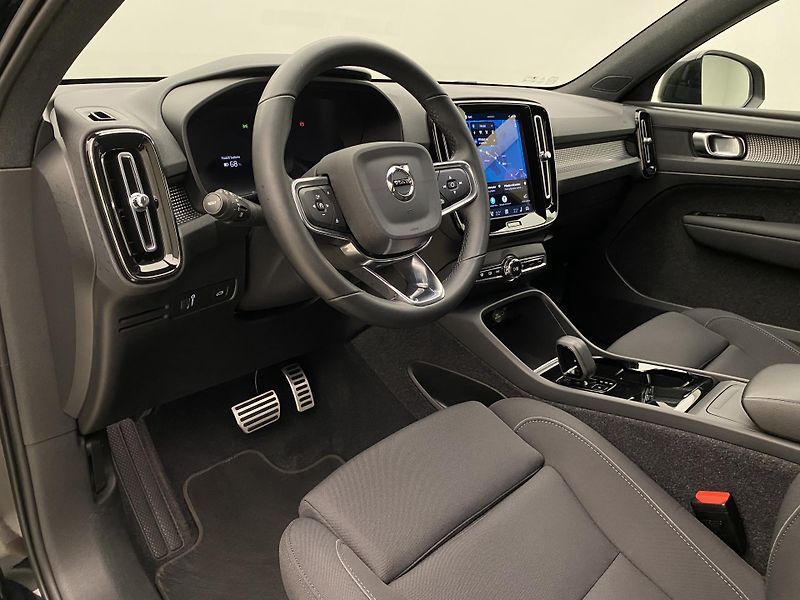 Volvo XC40 PURE ELECTRIC REZERVACE - fotka 4 z 52