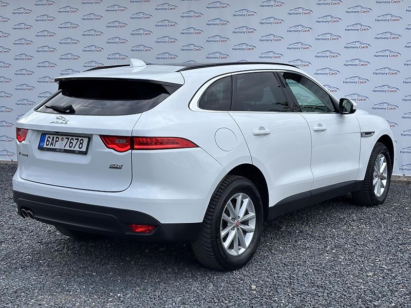 Jaguar F-Pace (2017) 2.0 AWD, 132kW,1.majitel, DPH - fotka 6 z 24