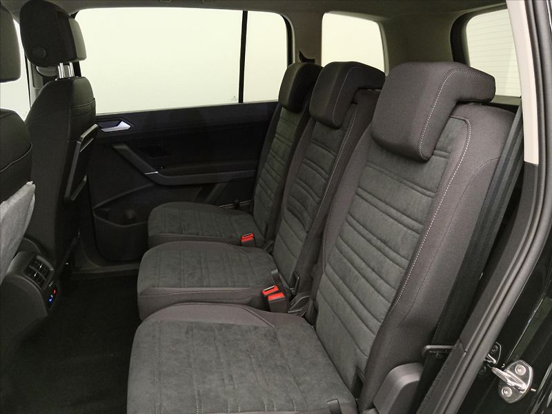 Volkswagen Touran (2026) 1,5 People TSI 110kW - fotka 11 z 18