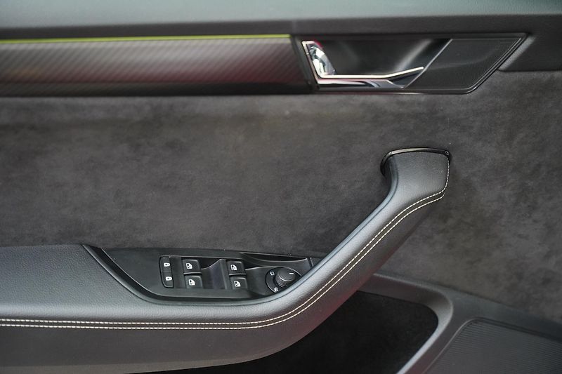 Škoda Superb - fotka 12 z 27