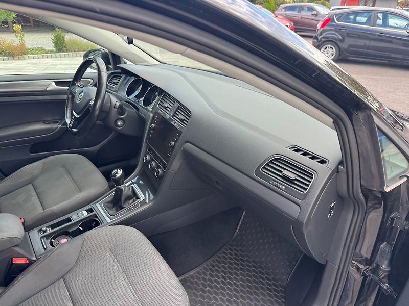 Volkswagen Golf Variant (2017) Comfortline 2.0 TDI 110kW - fotka 29 z 30