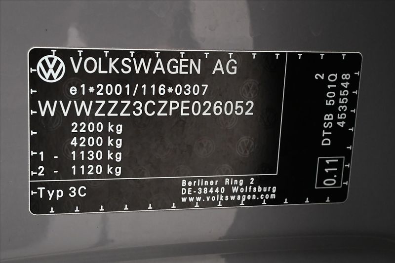Volkswagen Passat 2,0 TDI 110 kW DSG Business Zá - fotka 12 z 31