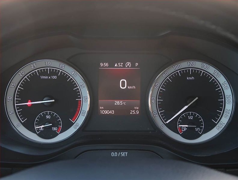Škoda Karoq (2018) Style 2.0 TDI, 4x4,Style - fotka 11 z 24