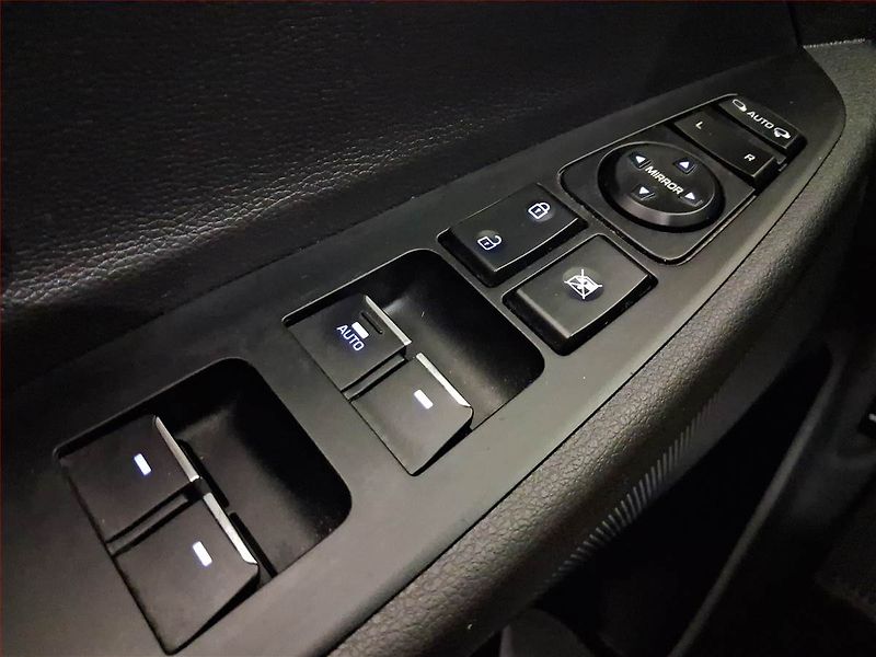 Hyundai Tucson (2017) Select 1.7 CRDi, Automat - fotka 17 z 19