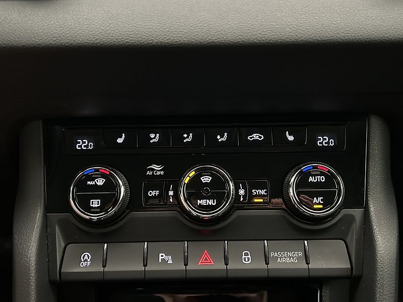 Škoda Karoq 1.5 TSI Style - fotka 8 z 26