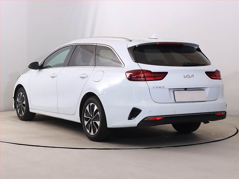 Kia Ceed (2025) 1.5 T-GDI - fotka 4 z 22