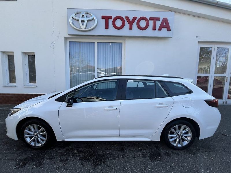 Toyota Corolla 1.8 hybrid Comfort - fotka 4 z 26