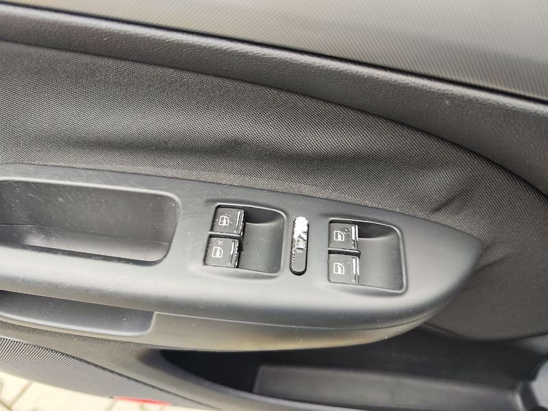Škoda Octavia 1.6 FSI/85kW Elegance - fotka 24 z 25