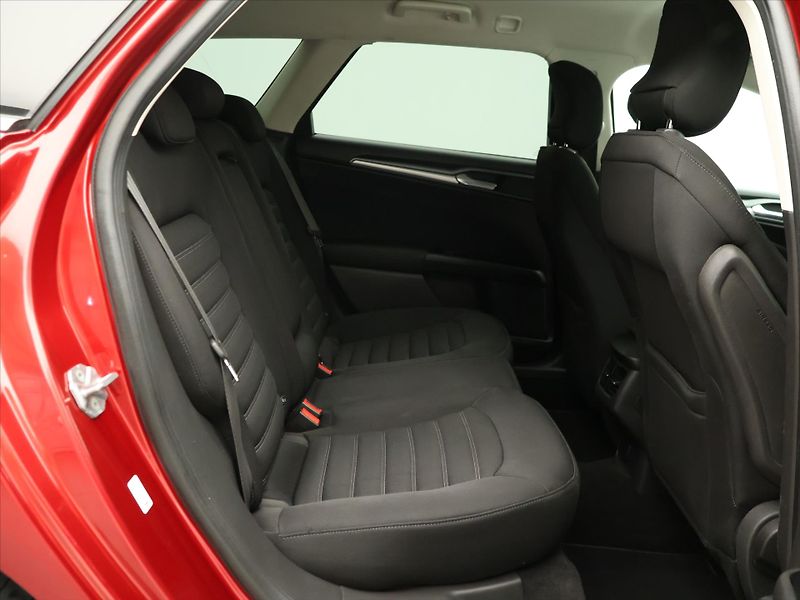 Ford Mondeo 2.0 TDCi 132kW Trend - fotka 13 z 31