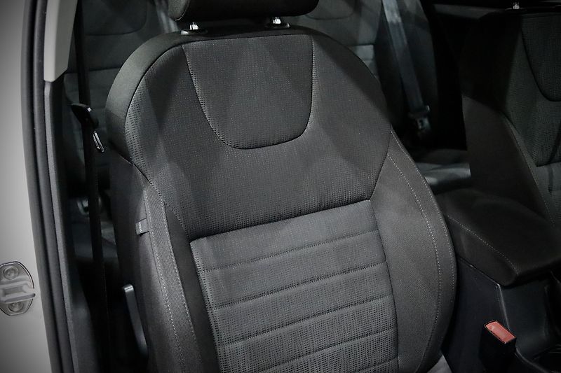 Škoda Octavia 3 Combi 1.4 TSI 103 kW - fotka 16 z 28