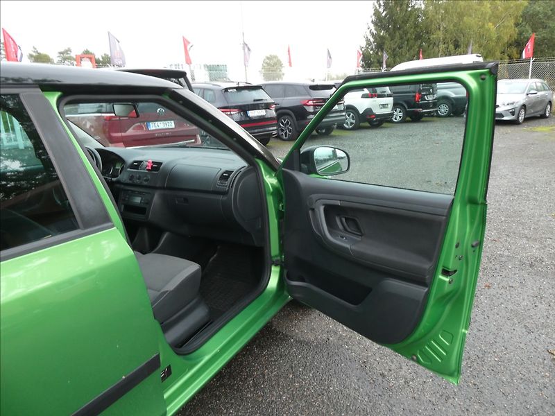 Škoda Fabia 1,2 TSi 63kW po servise,klima - fotka 18 z 36