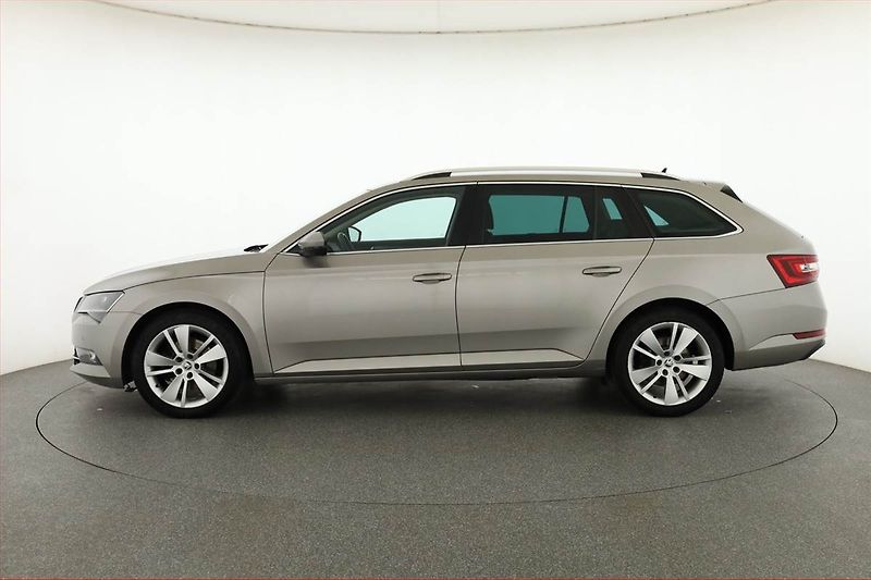 Škoda Superb (2016) Style 2.0 TDI, Kůže, Navi - fotka 3 z 21