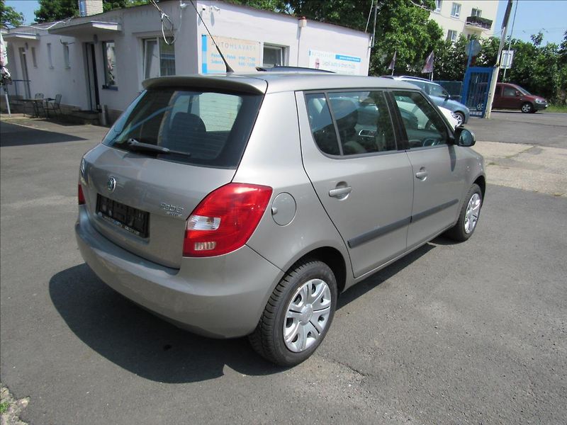 Škoda Fabia 1,2 HTP 44KW Ambiente - fotka 6 z 29