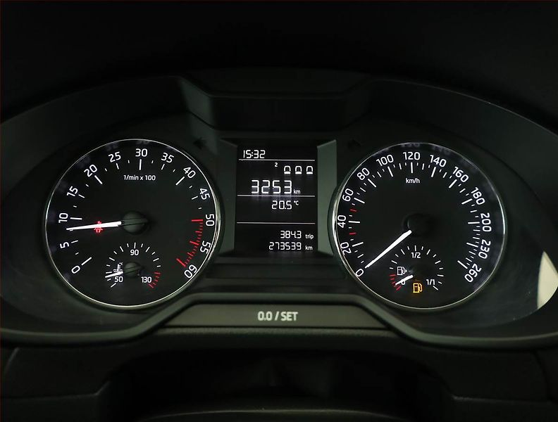 Škoda Octavia (2016) Ambition 2.0 TDI, Tempomat - fotka 8 z 15