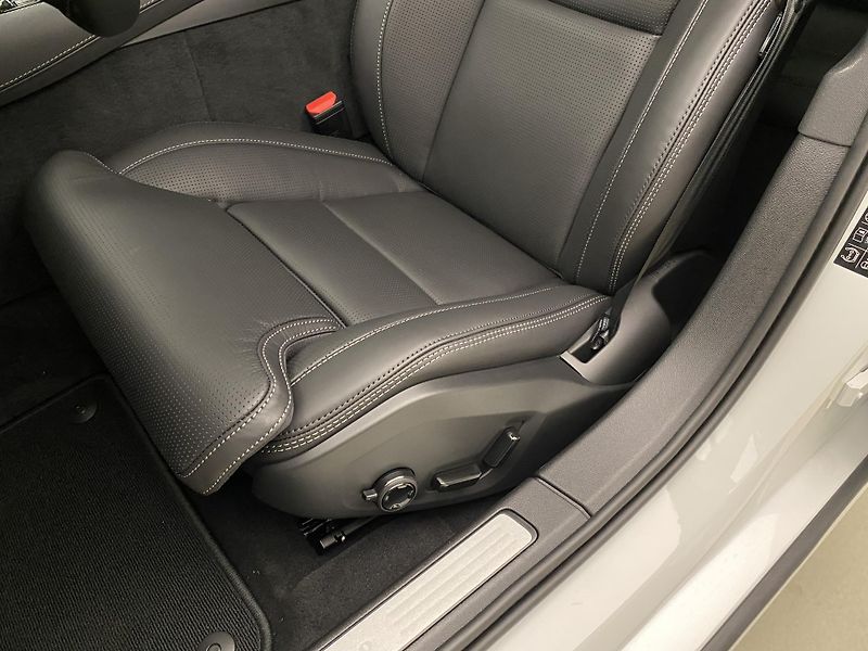 Volvo V60 (2026) T6 AWD Plug-in DARK PLUS - fotka 27 z 64