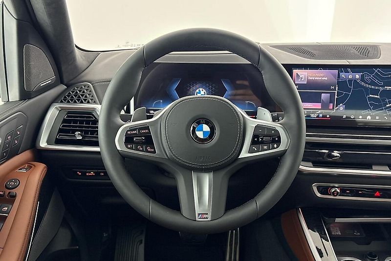 BMW X5 xDrive30d - fotka 23 z 28