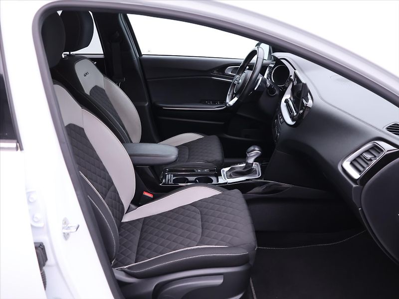 Kia ProCeed 1.6 CRDi 100kW GT-Line DCT CZ - fotka 11 z 32