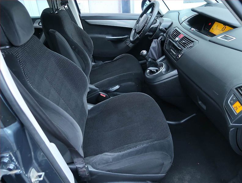 Citroën C4 Picasso (2008) 1.6 HDi, po STK, Tažné, Klima - fotka 9 z 14