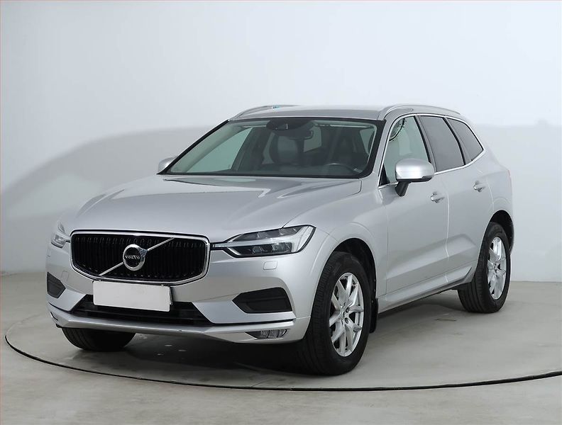 Volvo XC60 (2019) D4 - fotka 2 z 27