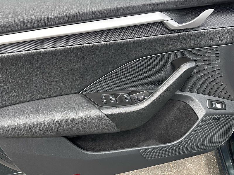 Škoda Octavia Exclusive Selection - fotka 13 z 27