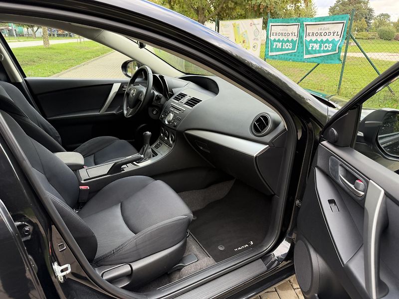 Mazda 3 1.6 90th Anniversary - fotka 21 z 26