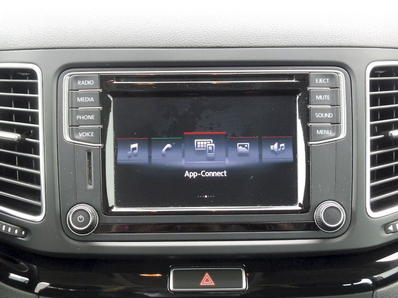 Volkswagen Sharan (2015) Highline 2,0 TDI 110kW 4MOTION - fotka 13 z 26