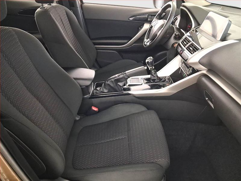Mitsubishi Eclipse Cross (2019) 1.5 T-MIVEC, Tempomat - fotka 9 z 20