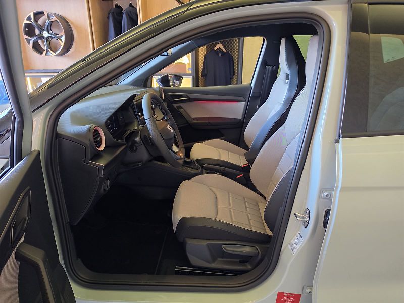 Seat Arona (2026) 1.0. TSI 95k DSG FR - fotka 15 z 15