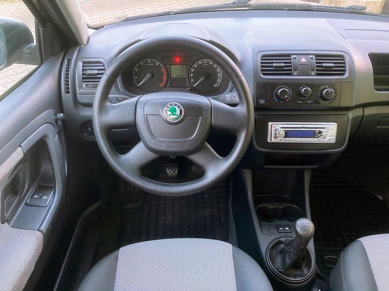 Škoda Fabia 1,4i (63kW) Combi*KLIMATIZACE* - fotka 7 z 19